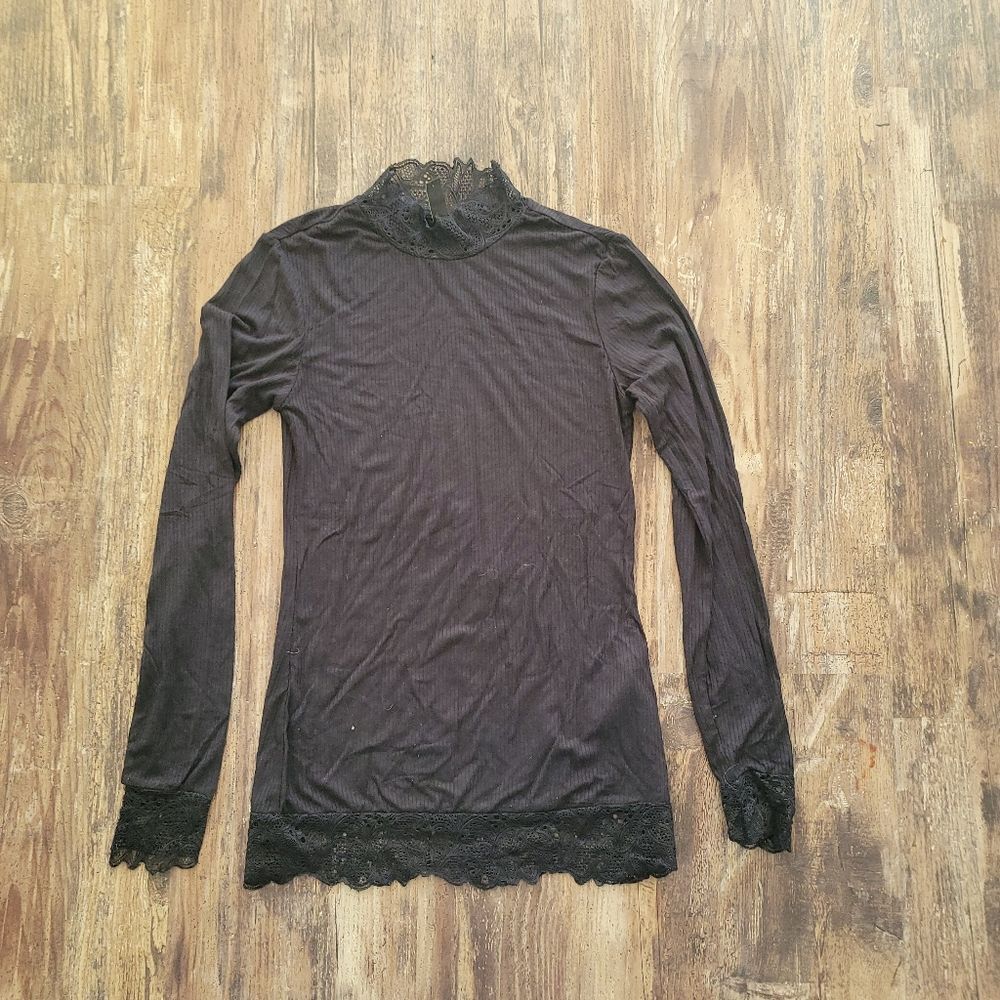 Y.A.S Women's Black Lace Trim Mock Neck Long Sleeve goth Top Ribbed Elegant